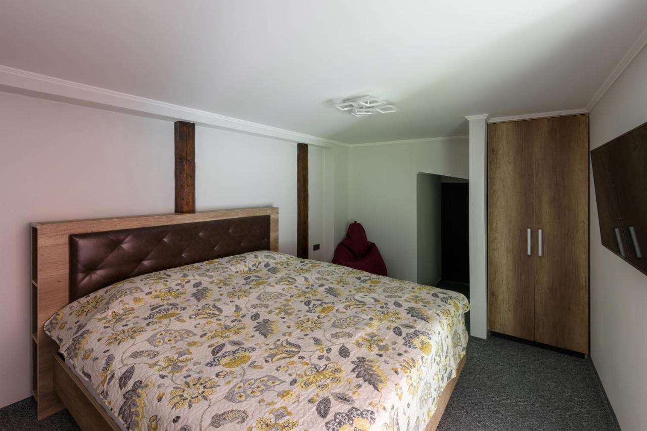 Apart Hotel Fusion Tjernivtsi Eksteriør billede