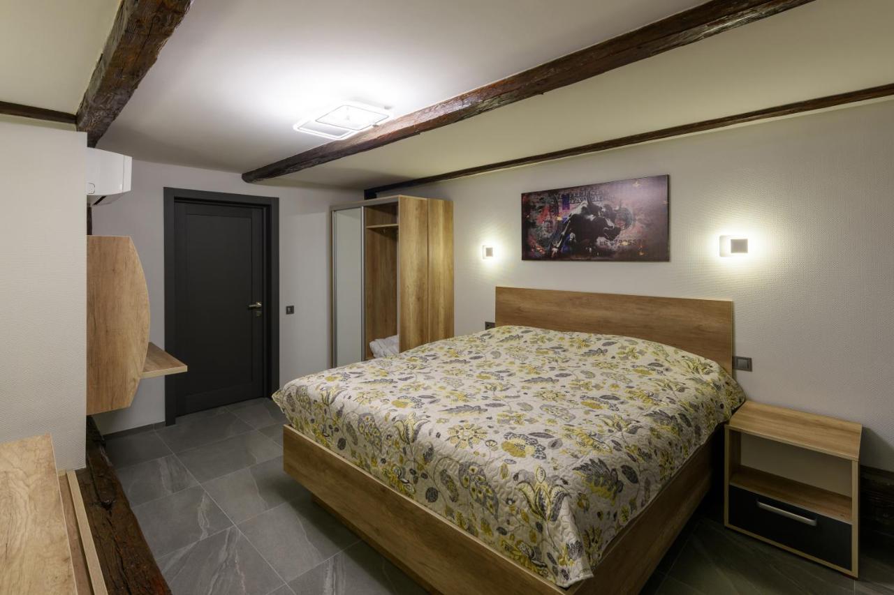 Apart Hotel Fusion Tjernivtsi Eksteriør billede