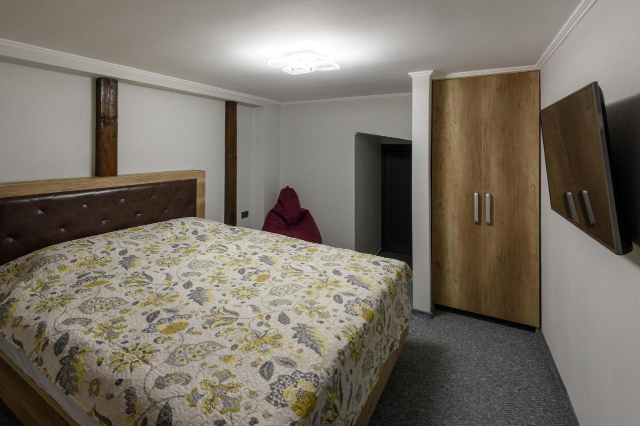 Apart Hotel Fusion Tjernivtsi Eksteriør billede