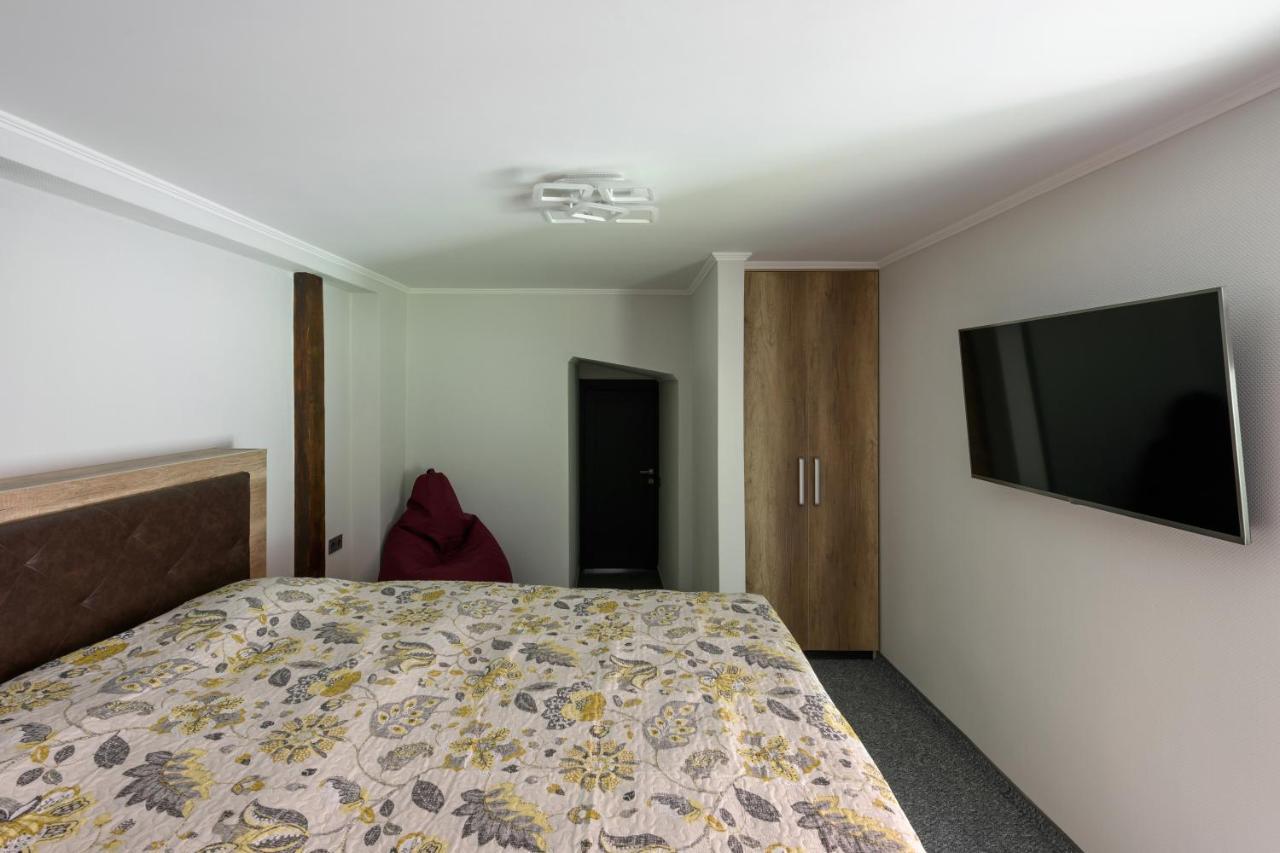 Apart Hotel Fusion Tjernivtsi Eksteriør billede